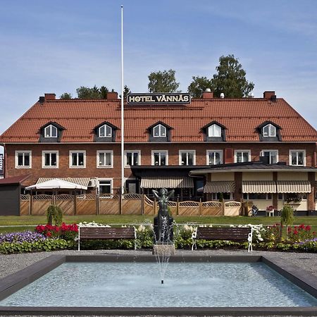 Hotel Vaennaes Vannas Buitenkant foto