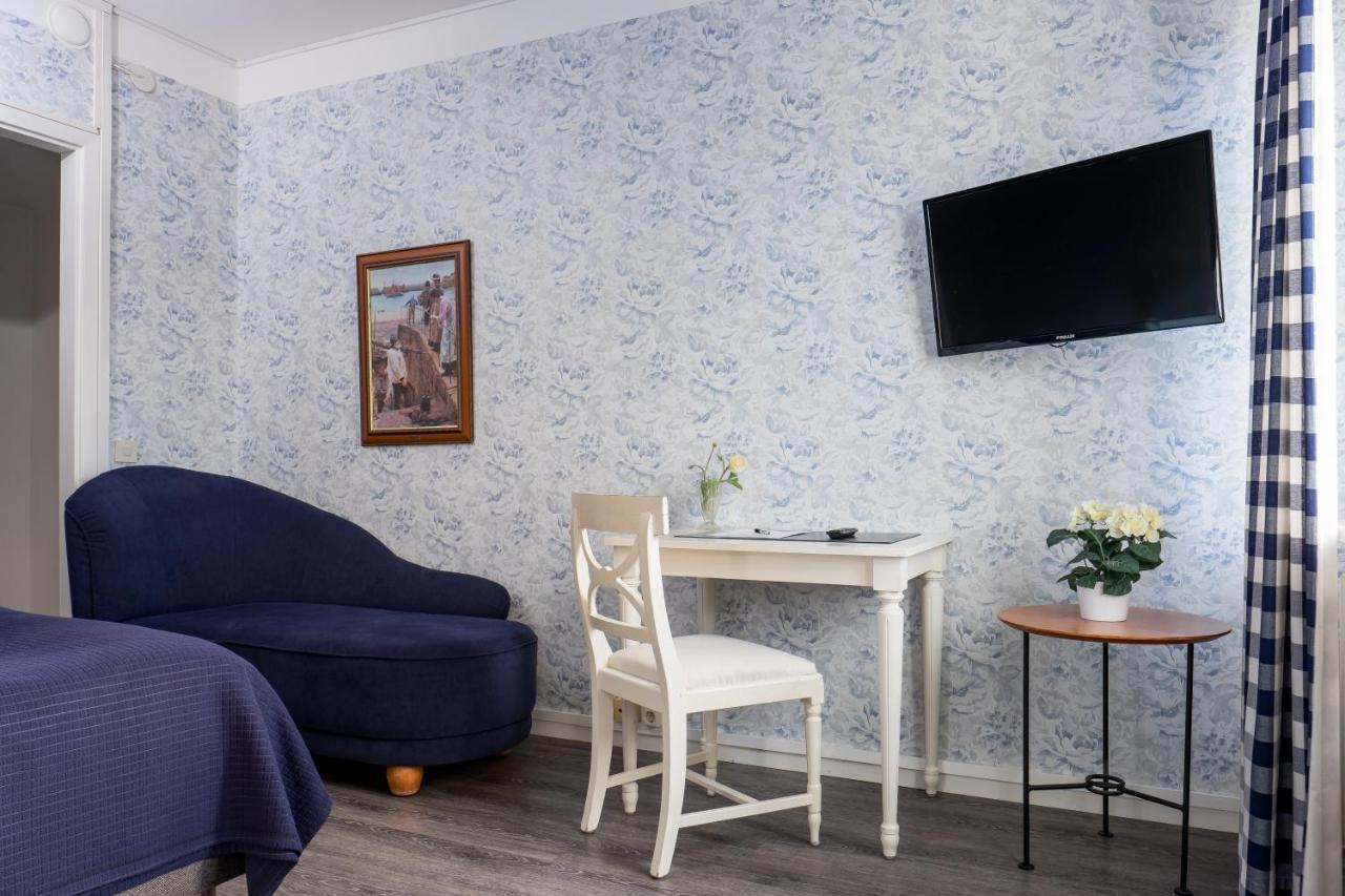 Hotel Vaennaes Vannas Buitenkant foto