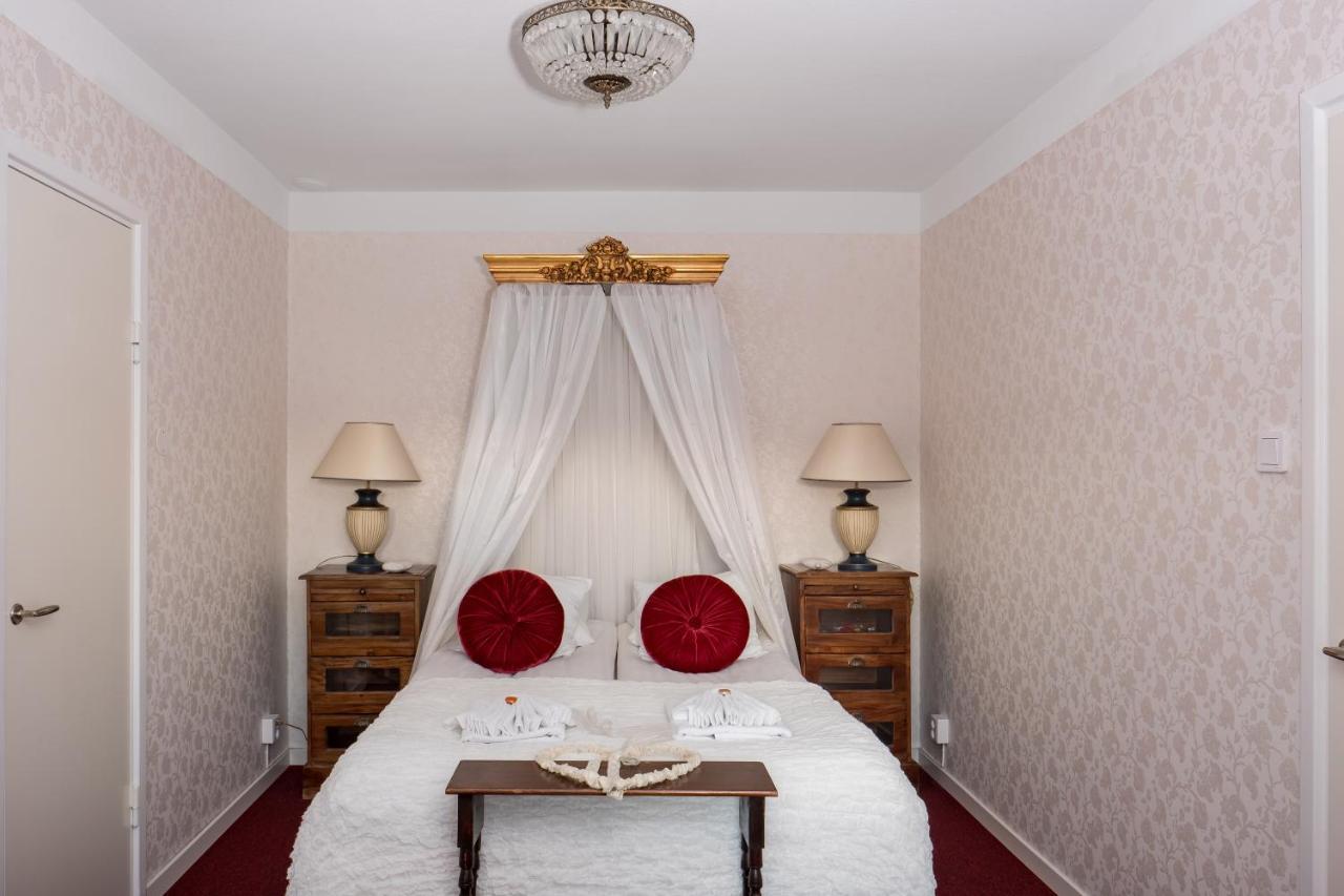 Hotel Vaennaes Vannas Buitenkant foto