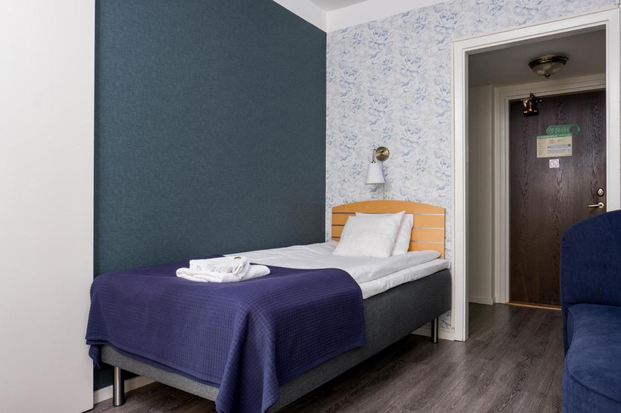 Hotel Vaennaes Vannas Buitenkant foto